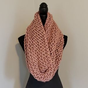 Chunky Knit Infinity Scarf - Mauve